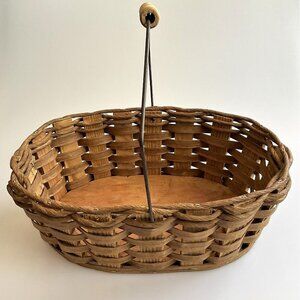 VINTAGE FARMHOUSE SPLINT WOODEN BASKET MOVEABLE BAIL HANDLE BOTTOM STAMPED